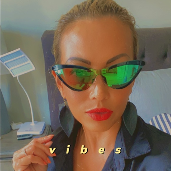 THE SCANDAL ADAM SELMAN LE SPECS SUNGLASSES - Picture 9 of 10